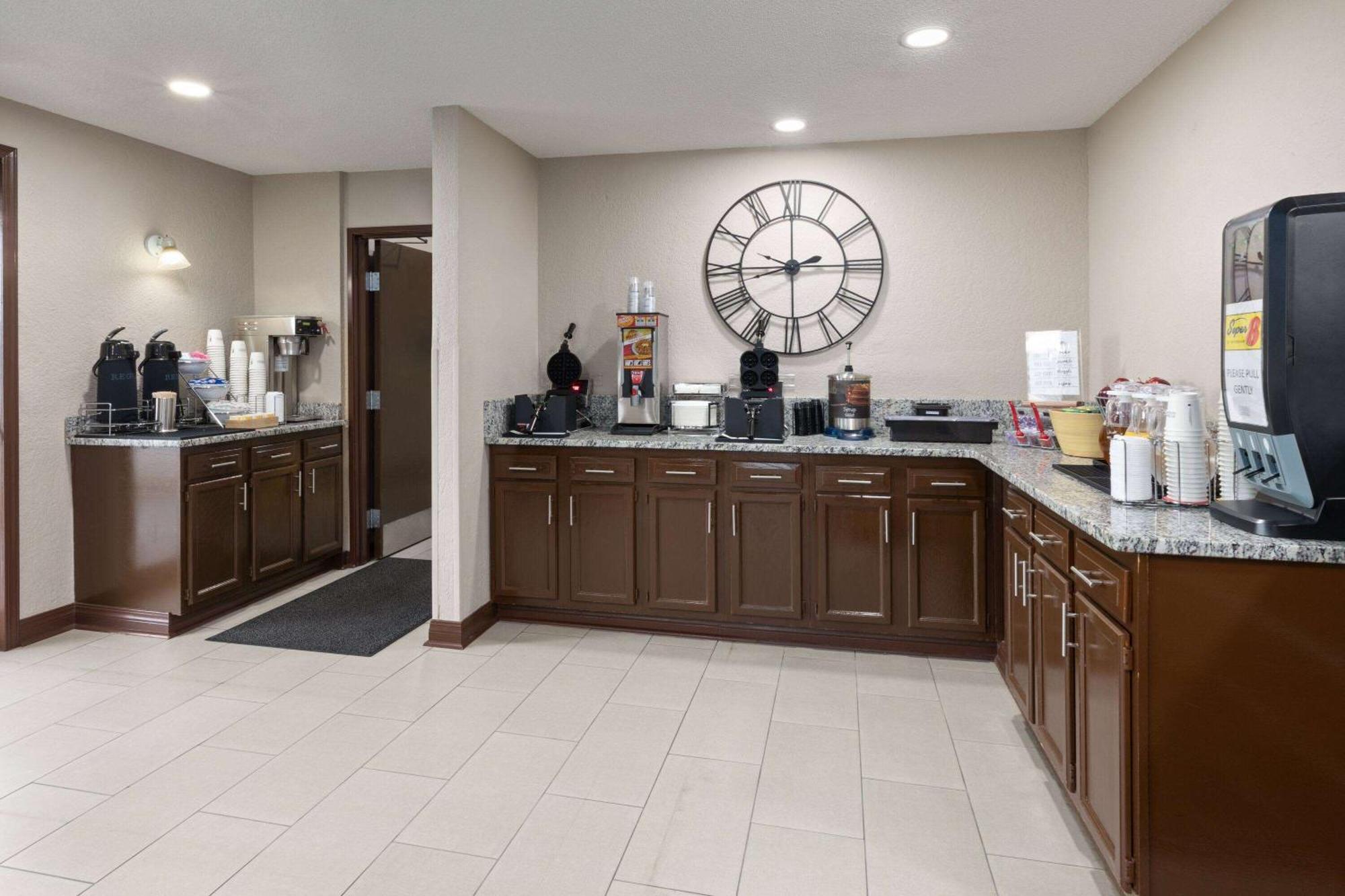 Super 8 By Wyndham Summersville - New River National Park Extérieur photo