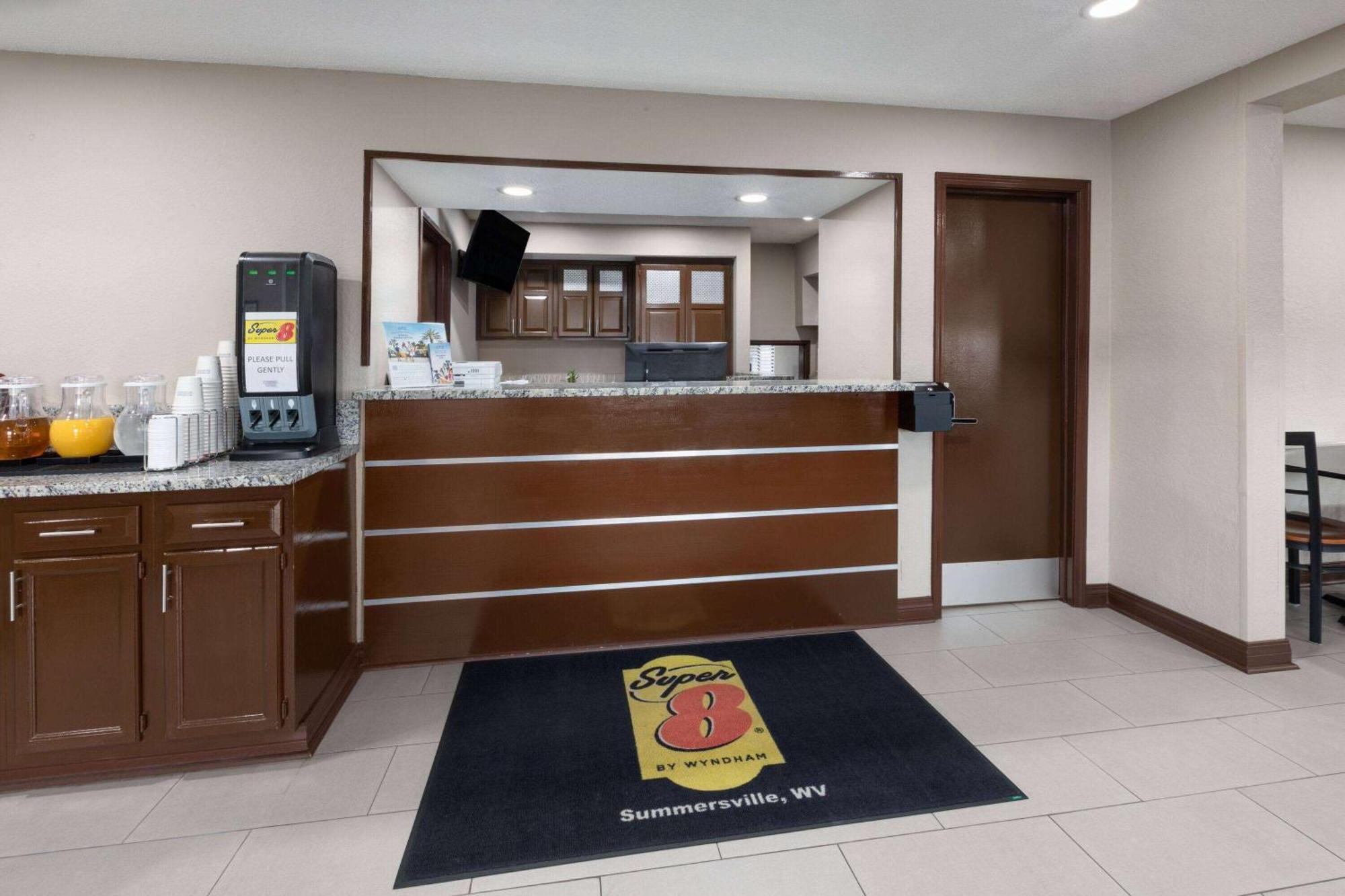 Super 8 By Wyndham Summersville - New River National Park Extérieur photo