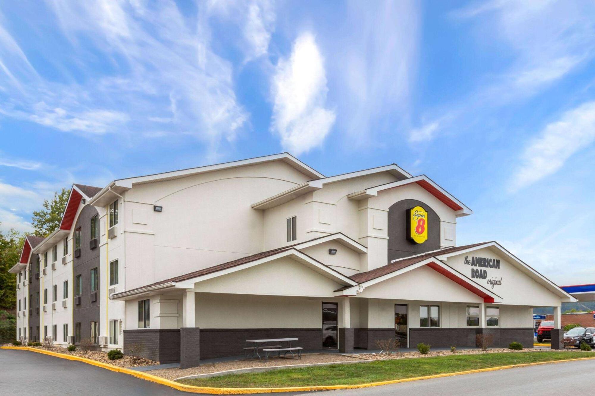 Super 8 By Wyndham Summersville - New River National Park Extérieur photo