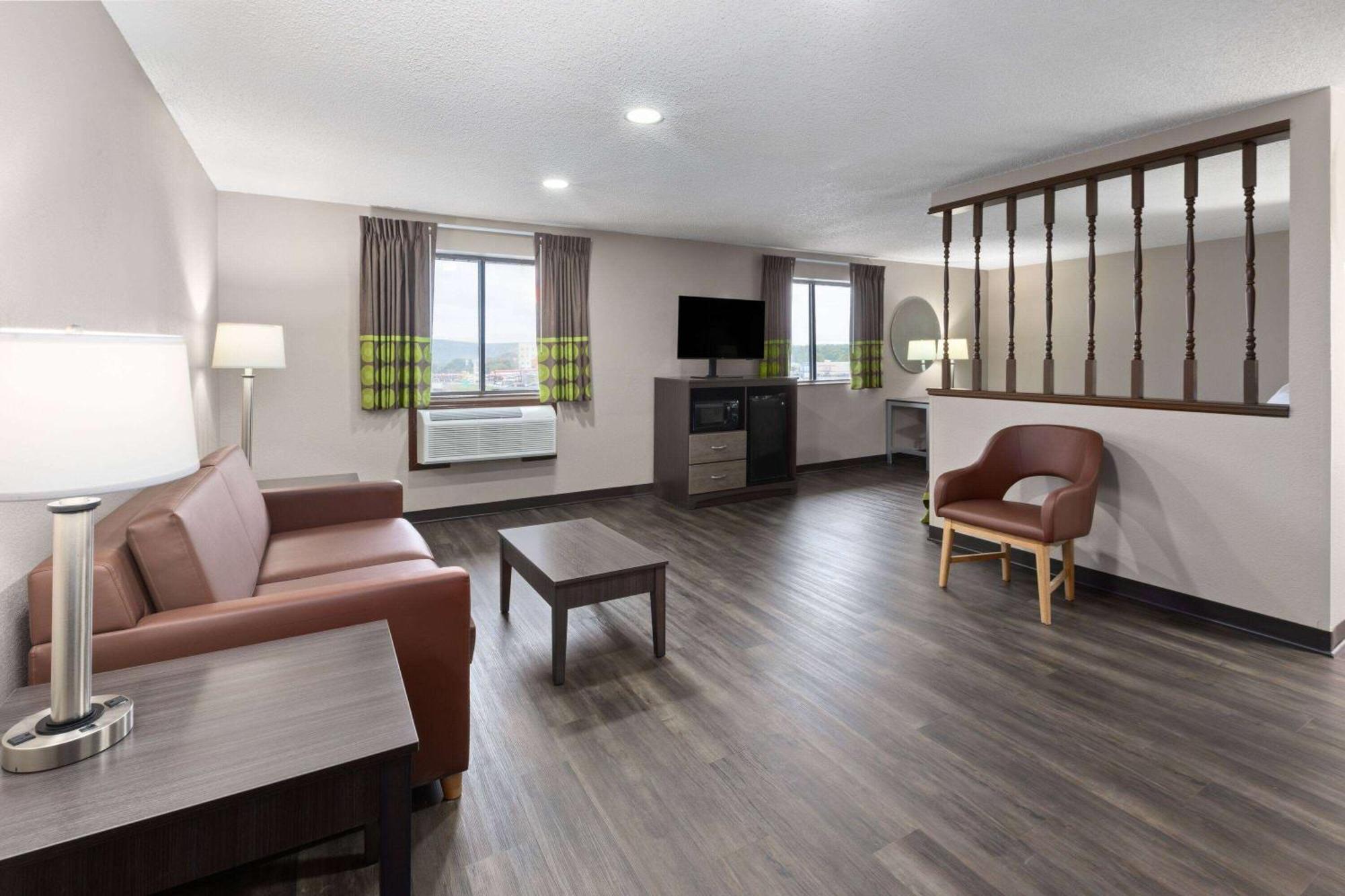 Super 8 By Wyndham Summersville - New River National Park Extérieur photo